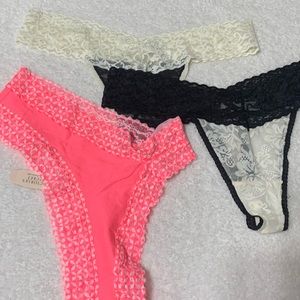 🦋NWT Bundle Victoria Secret and Maidenform Low Rise Hiphuggers & Thongs Size M